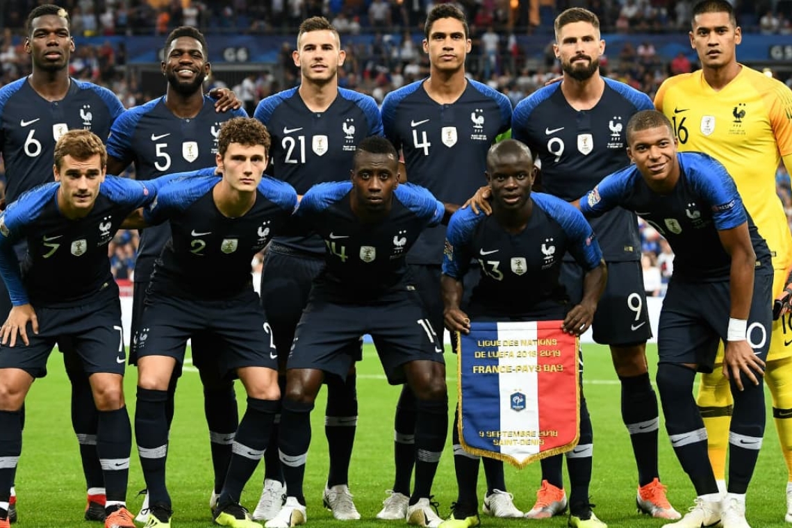 Renouveau à la tête des équipes de France de football